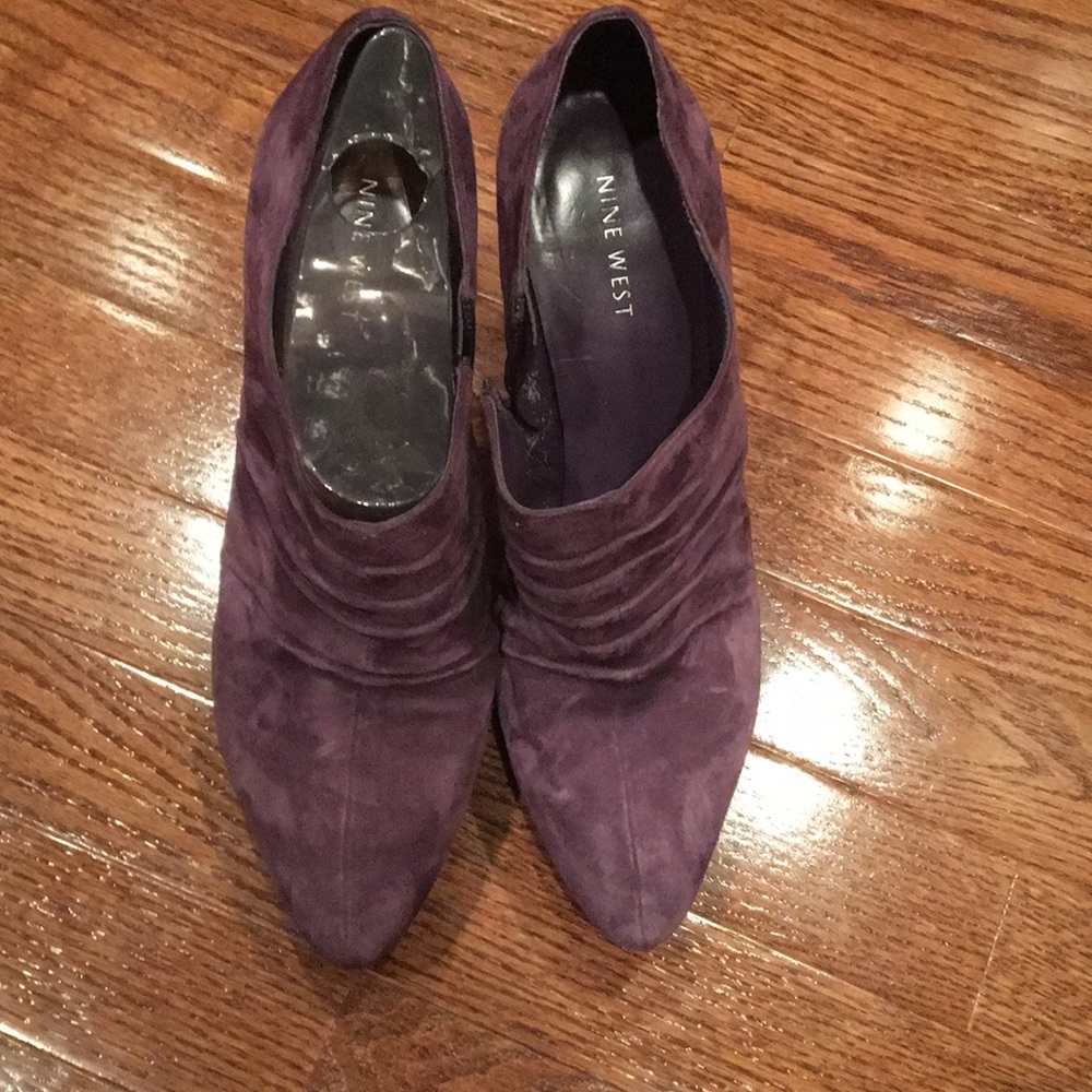 Fabulous 💜 suede booties!!